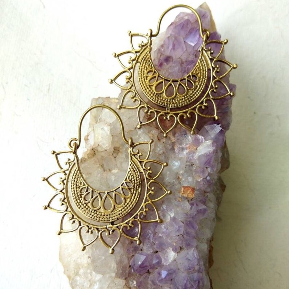 1 Left! Vintage Gold Tribal Sunburst Drop Earrings - Picture 3 of 7